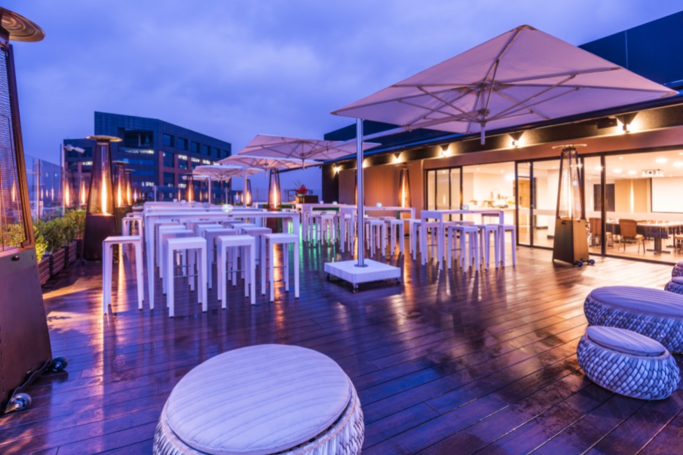 Además, estas fechas también sonla excusa perfecta para disfrutar de una exquisita gastronomía a cargo del chef ejecutivo Nicolás Piatti, reconocido entre 380 hoteles Hilton como el Chef del Año para las Américas 2018, open bar de lujo, música en vivo y un cierre excepcional a cargo de un show pirotécnico de altura.