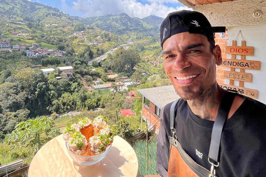 La historia de “Vickingo”: el limpiavidrios que se convirtió en un influencer gastronómico
