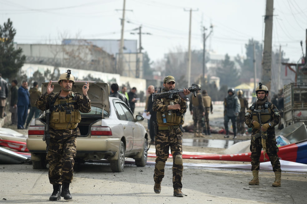 Al menos un muerto y cuatro heridos por detonación de carro bomba en Kabul