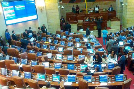 Cámara de Representantes aplaza discusión de reforma tributaria
