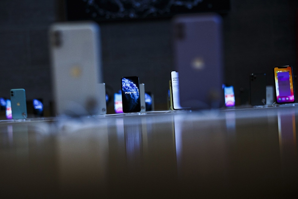 Tras polémica, Apple posterga función de iPhone para combatir abuso infantil