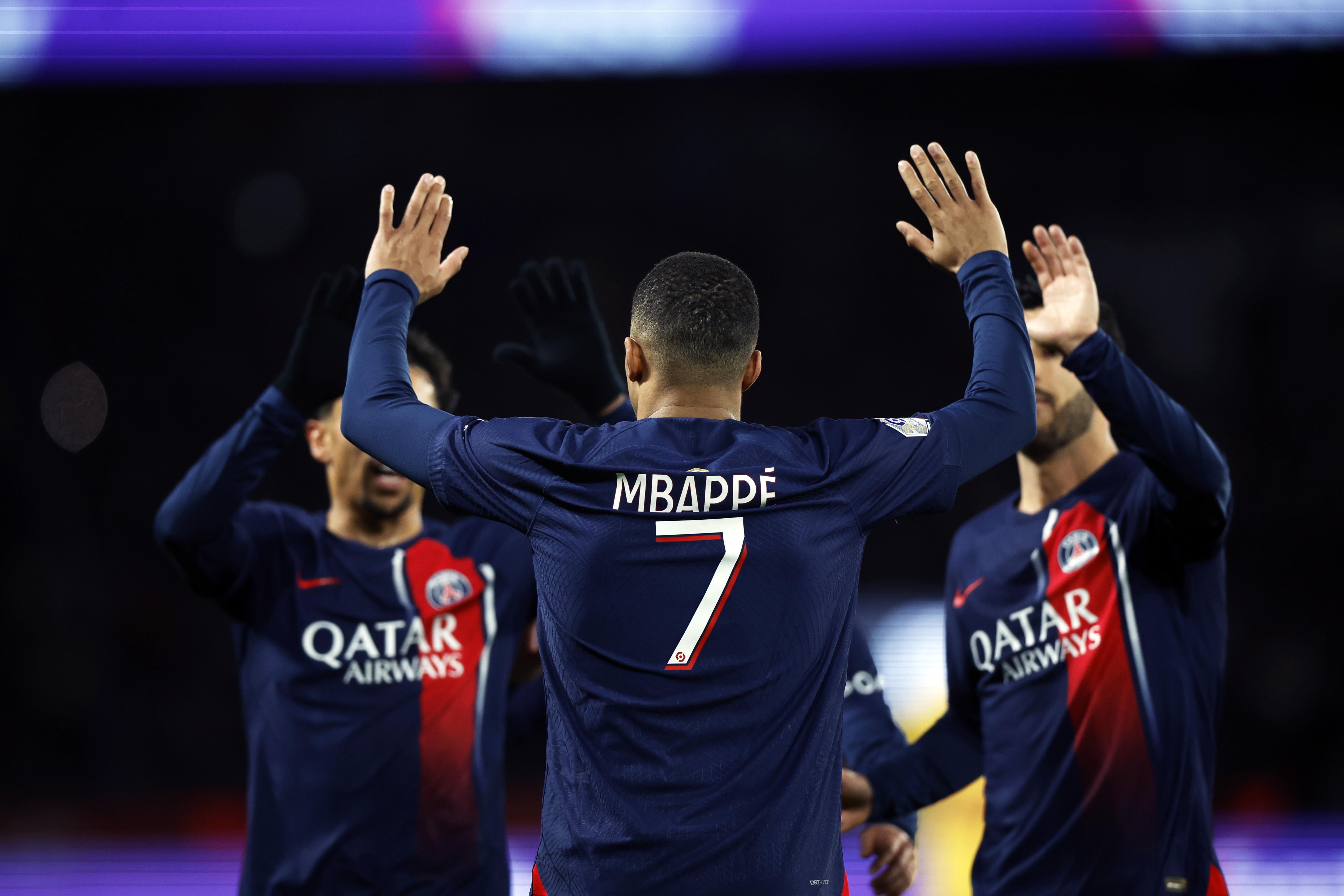 Mbappé celebró sus 25 años con un doblete en el PSG: video