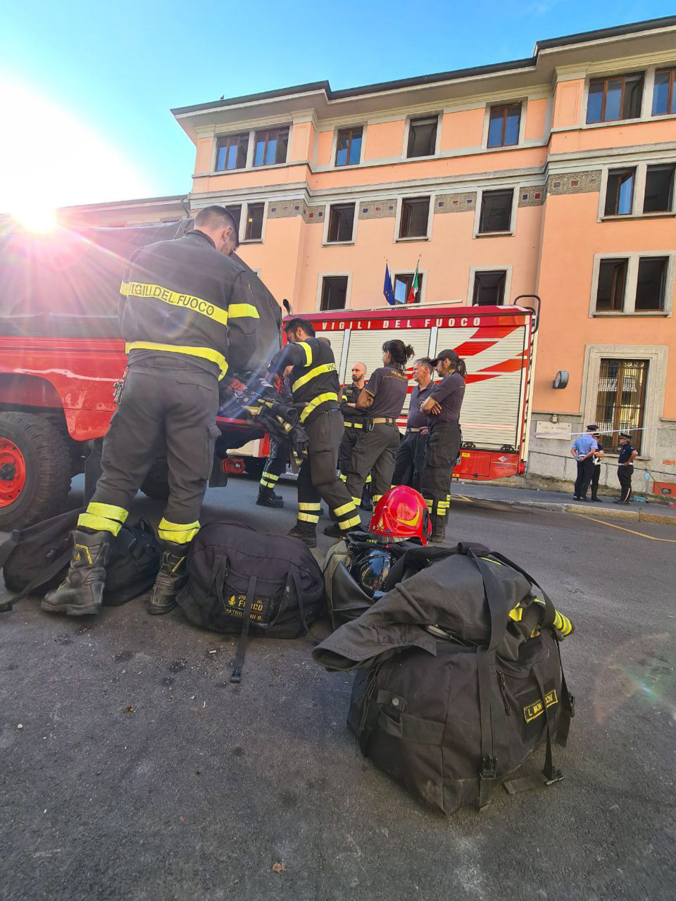 Seis fallecidos y unos 80 heridos en un incendio en un ancianato de Milán