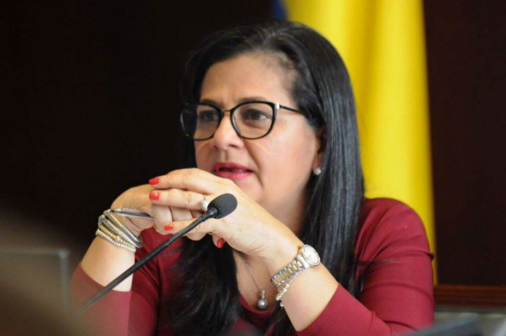 Por aparentes líos en cursos en el extranjero investigarán a personera de Bogotá