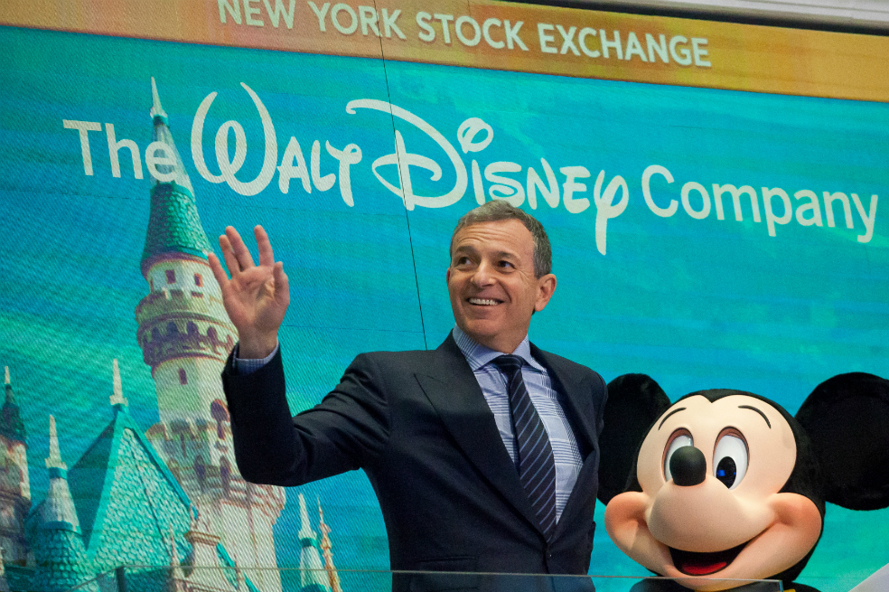 Disney se arriesga a perder a genio creativo de TV en acuerdo con Fox