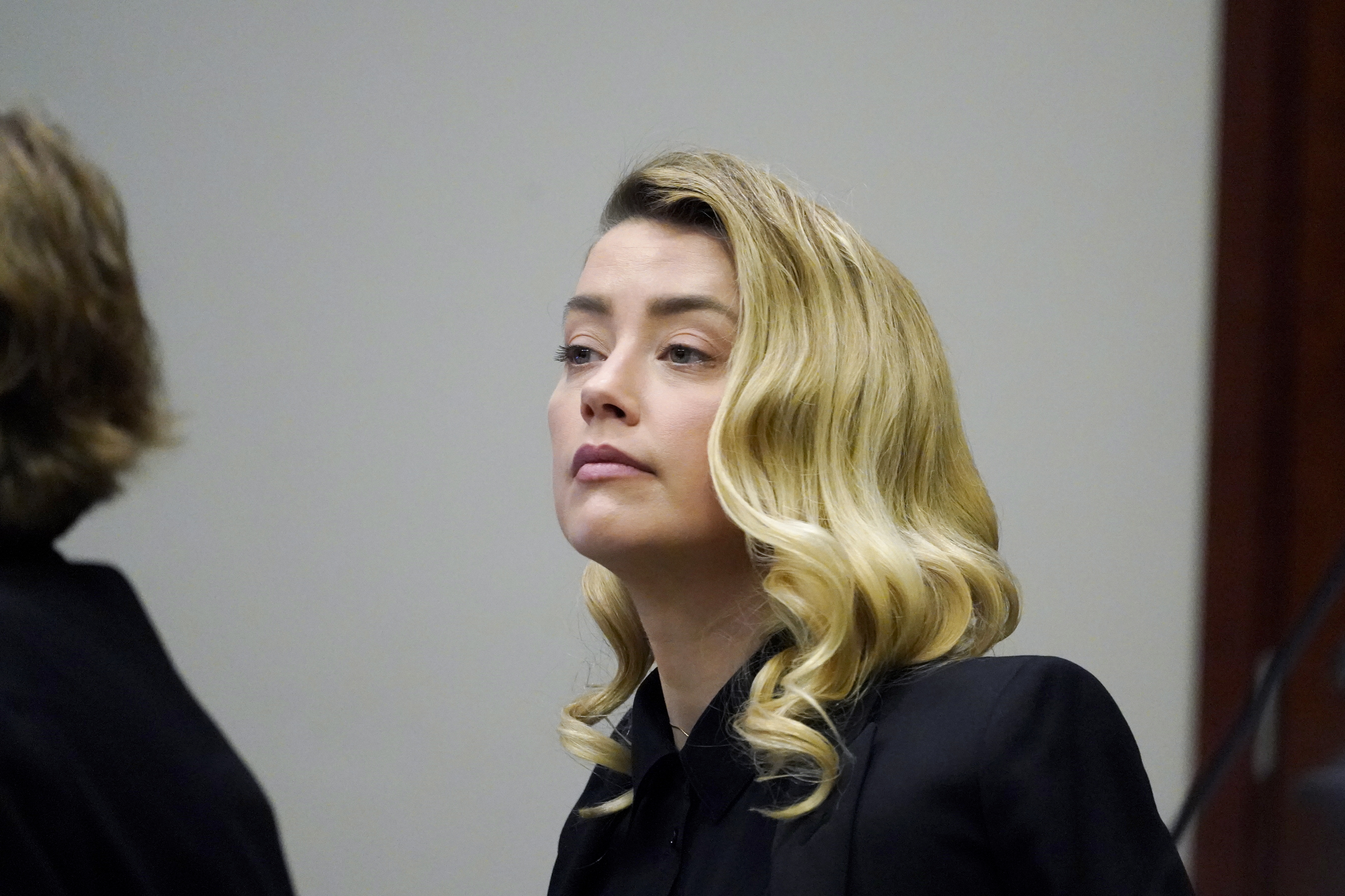 Amber Heard presentó a sus gemelos: “Celebramos con ustedes”