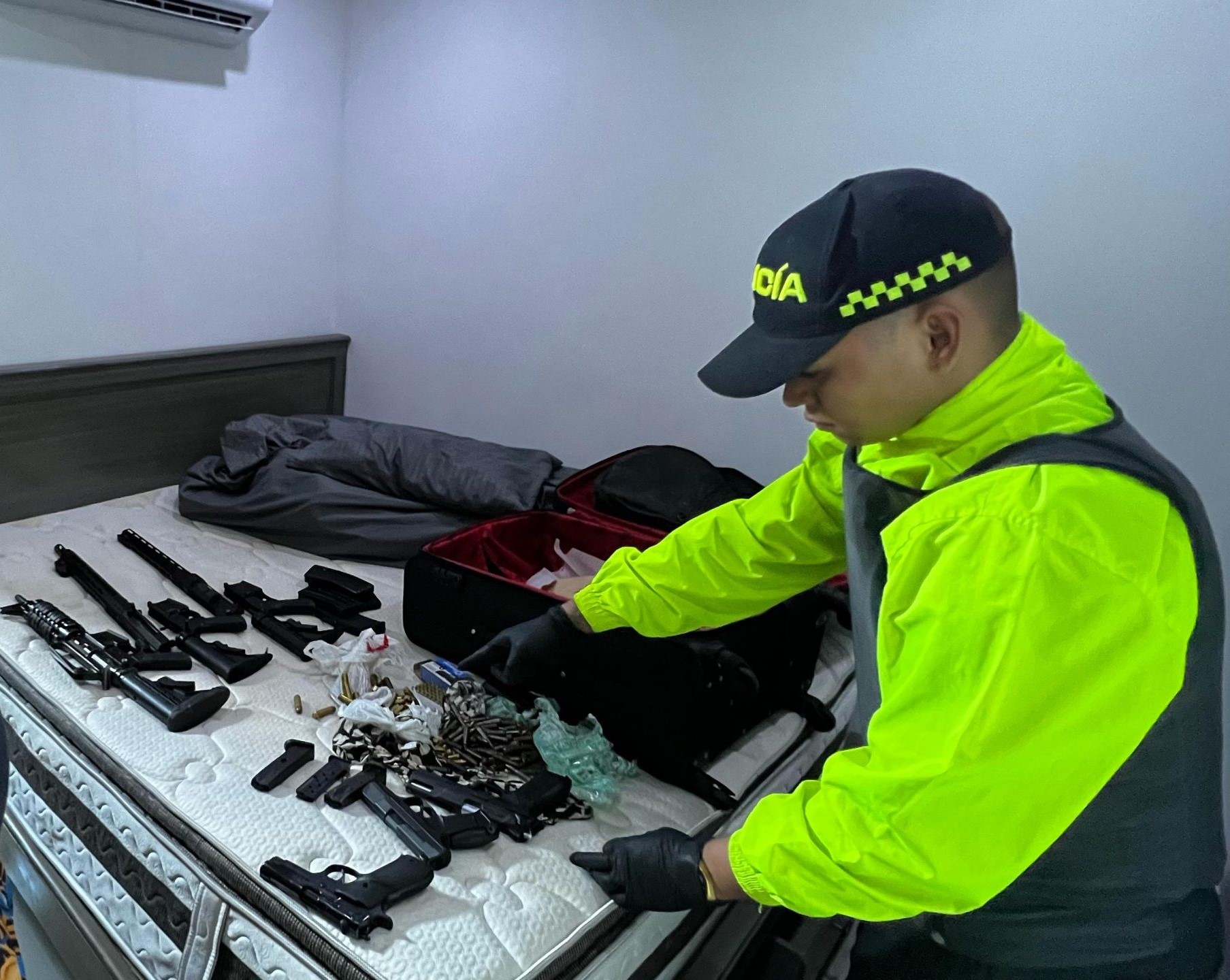 Capturaron a cuatro personas con armas de guerra y carros robados en Barranquilla