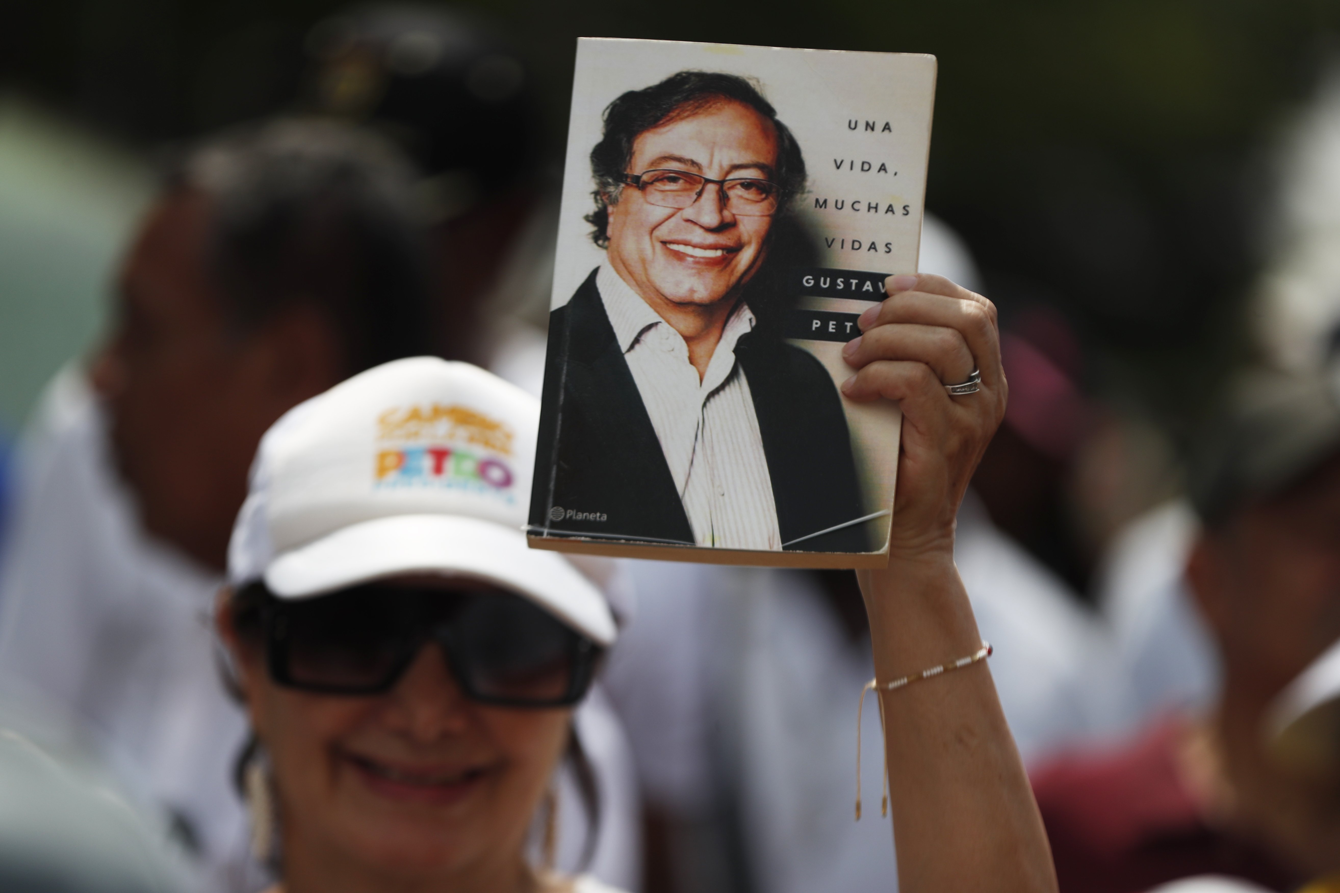 Escribir mal y pensar mal. El precario humanismo de Gustavo Petro