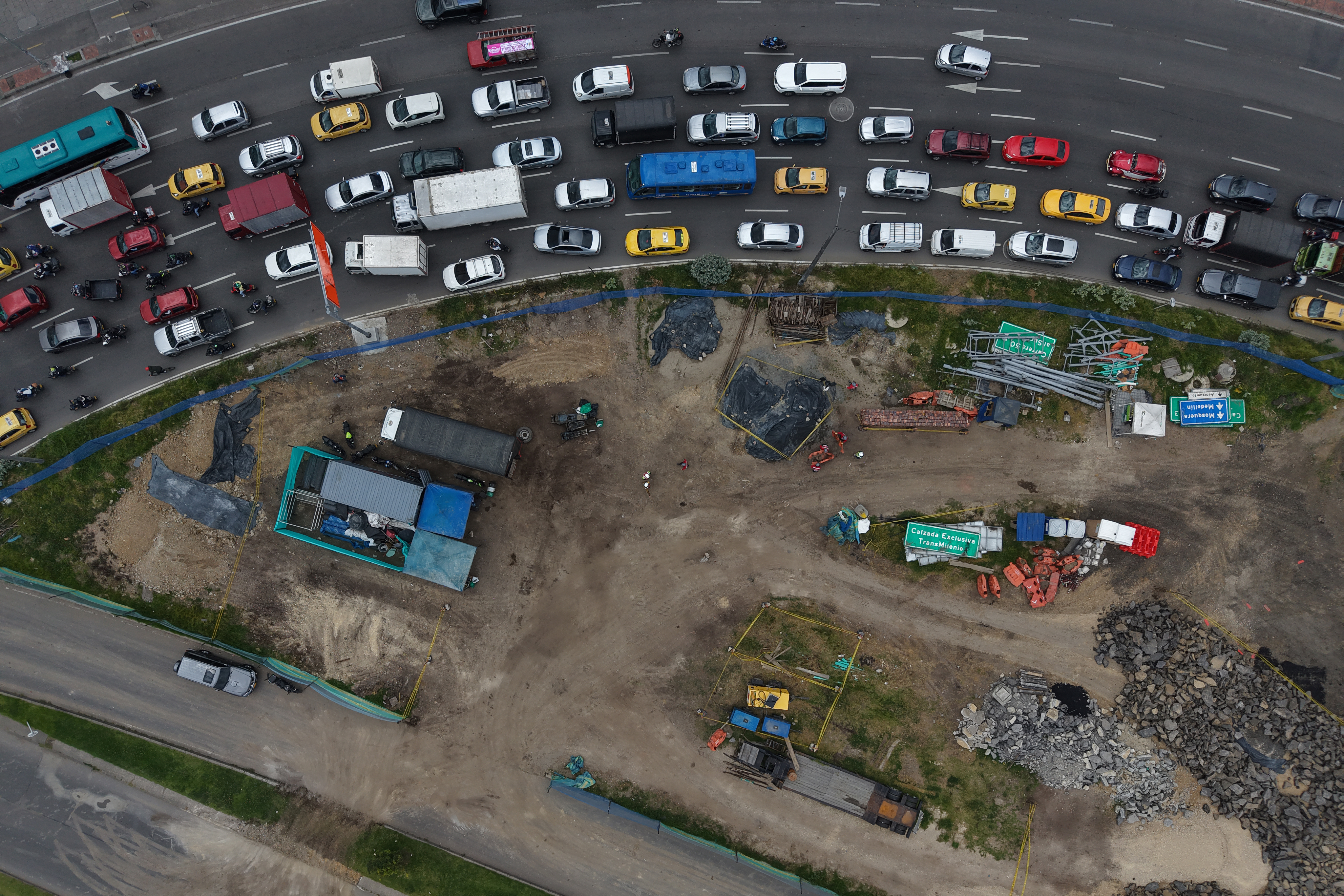 Panorámicas de los cierres de los puentes de la Calle 13 con Américas y 50