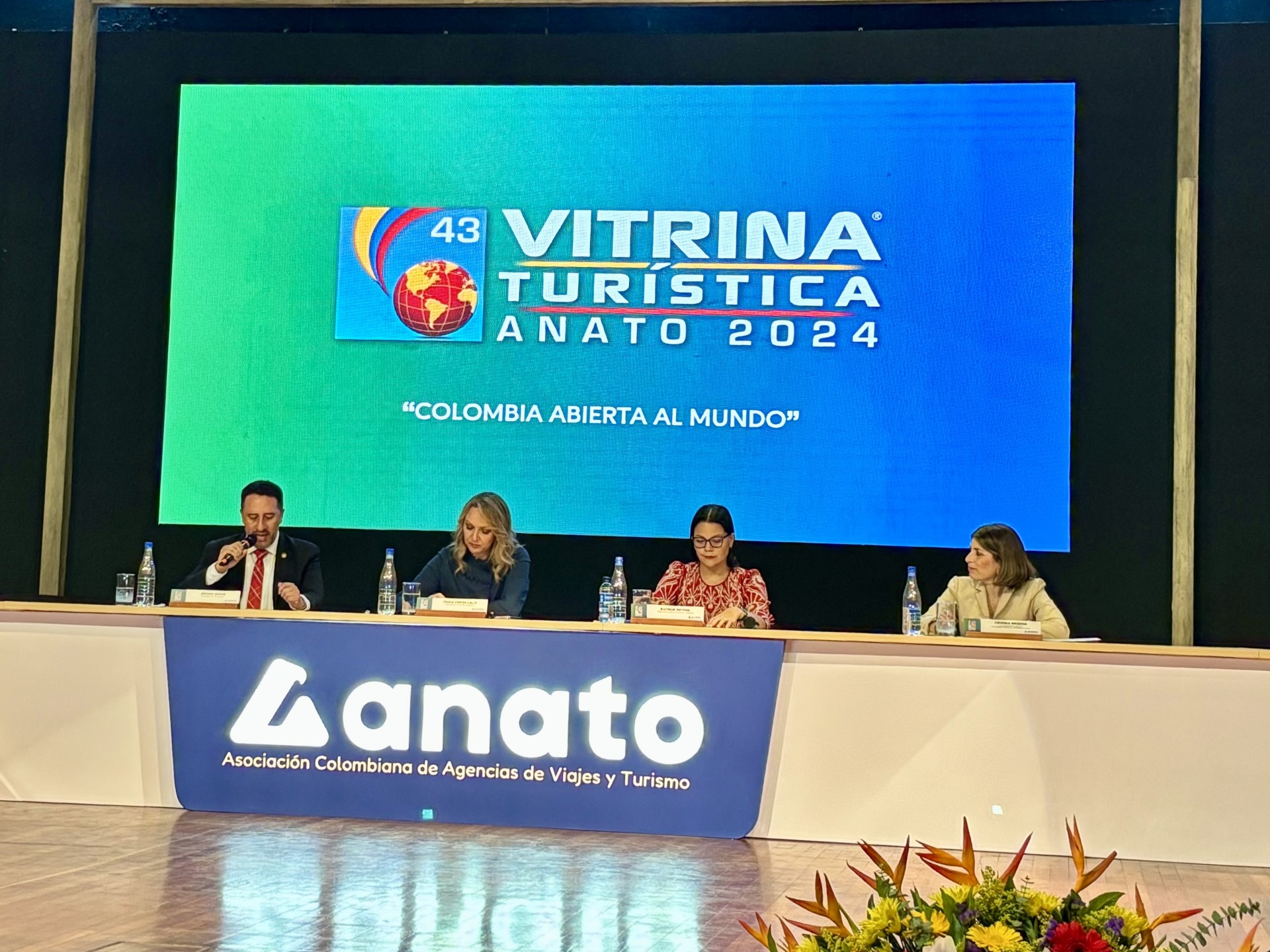 Arturo Bravo, Paula Cortés, Natalia Bayona y Virginia Messina.