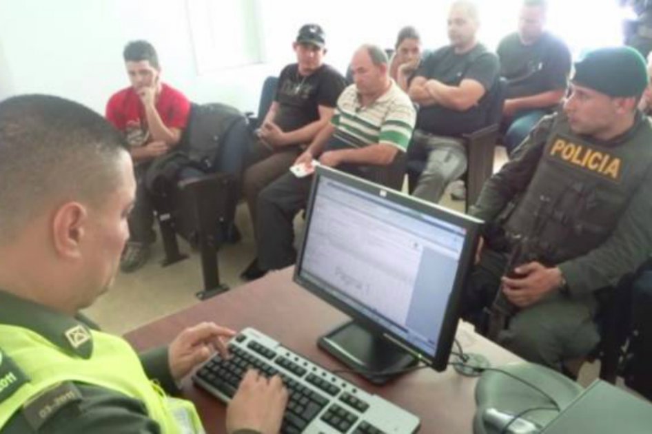Detienen a nueve inmigrantes cubanos en Antioquia