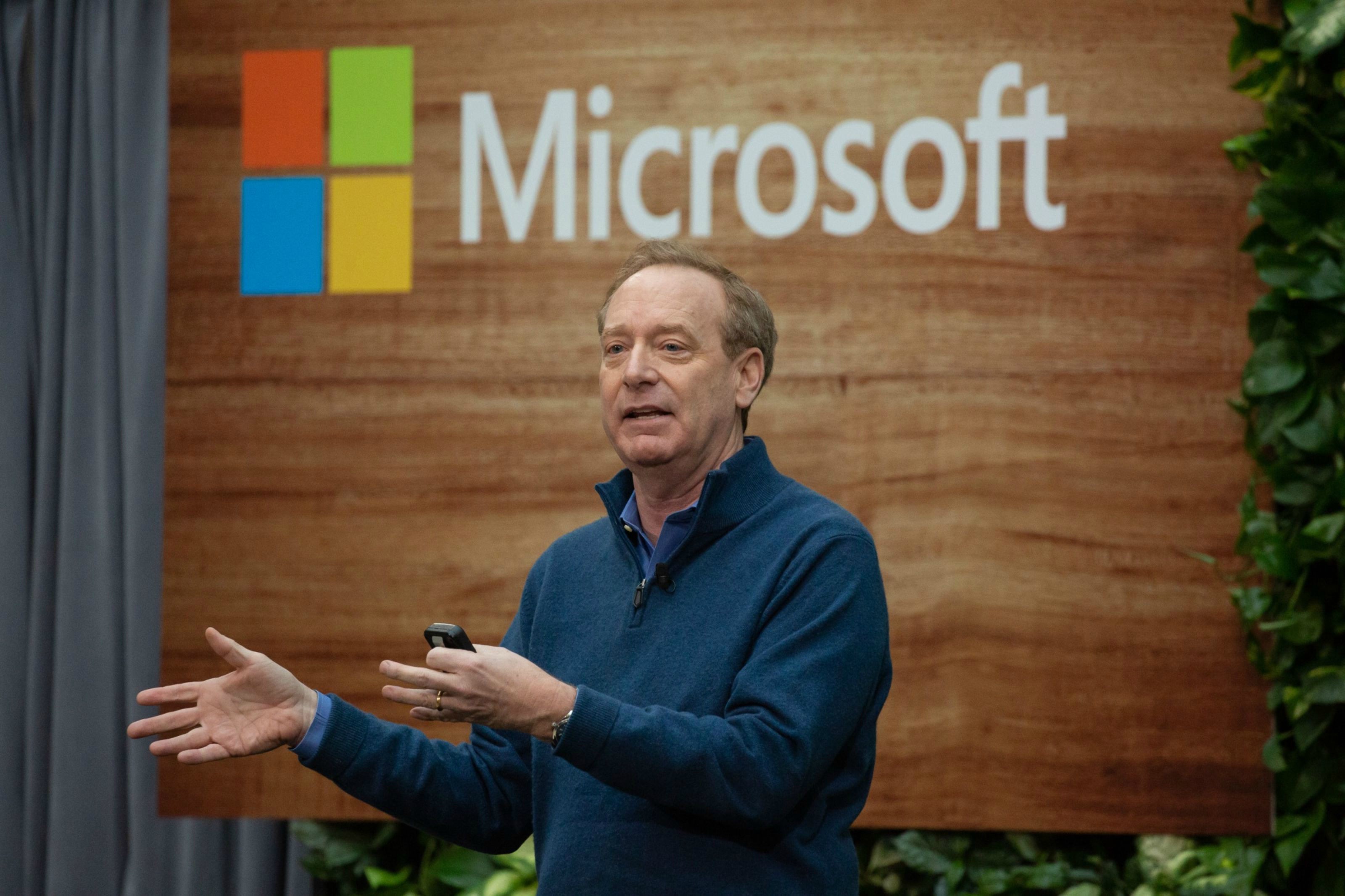 Microsoft y LinkedIn capacitarán gratuitamente a desempleados