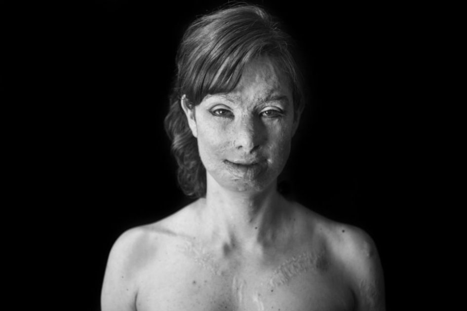 Natalia Ponce de León: A través del espejo