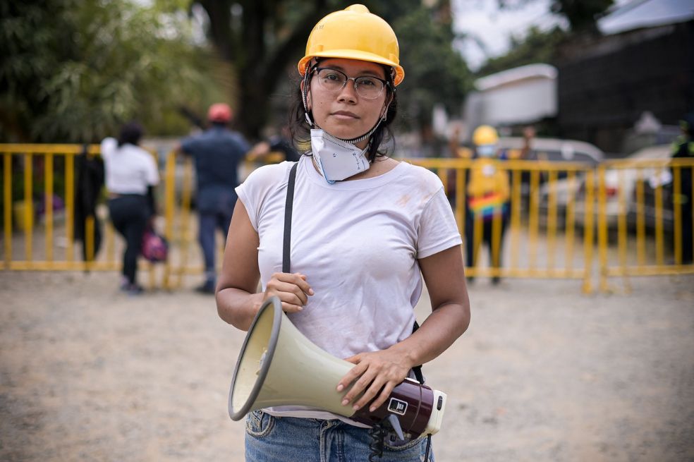 Además del equipo de rescatistas, voluntarios y el cuerpo de bomberos de varias ciudades ha participado de las operaciones de rescate.
