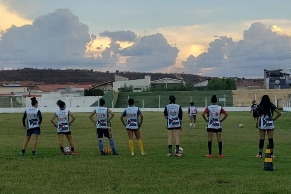 Escándalo en Brasil tras abuso sexual a futbolista en medio de un asalto a su club