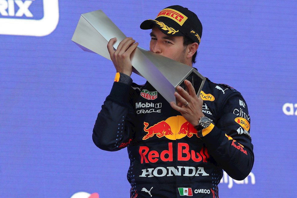 Sergio Pérez ganó un accidentado Gran Premio de Azerbaiyán
