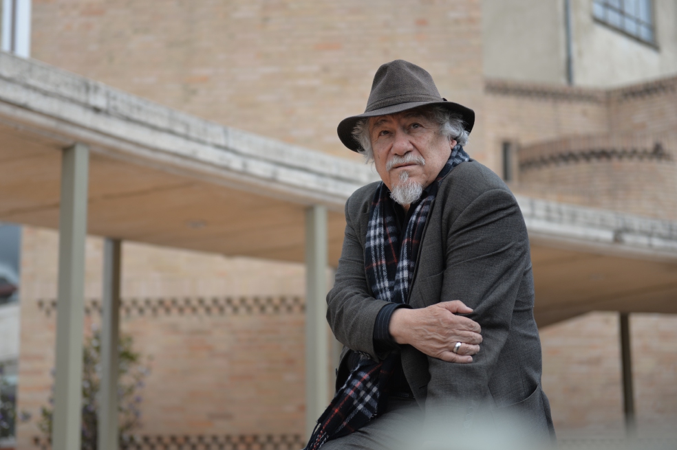 Durante 25 años fue director del taller de poesía de la Casa Silva y actualmente es profesor en la U. Nacional. / Foto: Jonathan Ramos