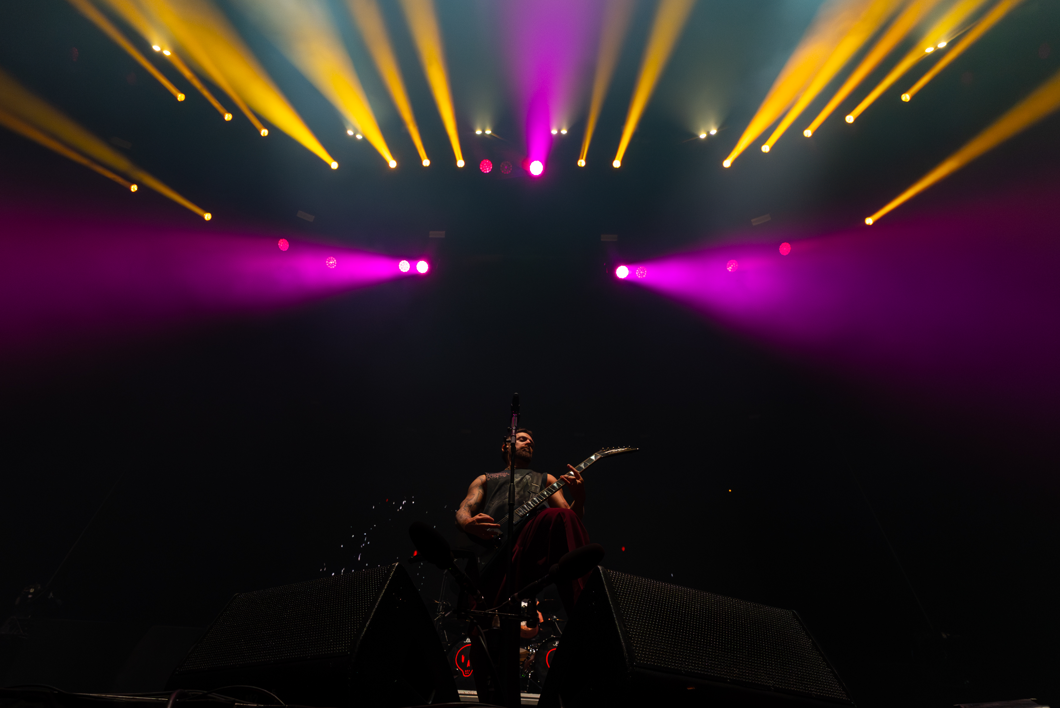 En el festival se dieron cita bandas como Bullet For My Valentine y 311, quienes dejaron una noche para el recuerdo del público "hardcore" de la capital. Se trató de un encuentro que honró a toda una generación y que permitió a sus entusiastas festejar, en palabras del vocalista de Limp Bizkit, "como si fuera 1999".