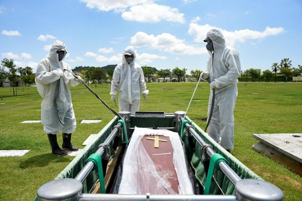 Familias de Guayaquil se tardan hasta 20 días en saber qué pasó con sus muertos