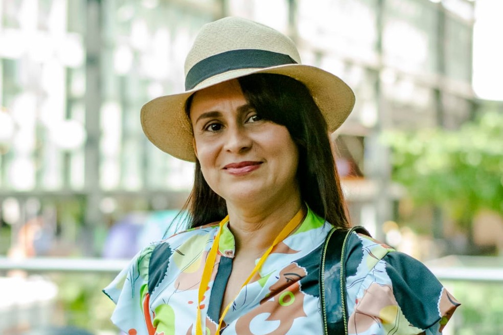 Una vez más, Medellín se viste de color y tradición para celebrar uno de los eventos culturales más importantes del país: la Feria de las Flores, donde las mujeres participan activamente en la trova.