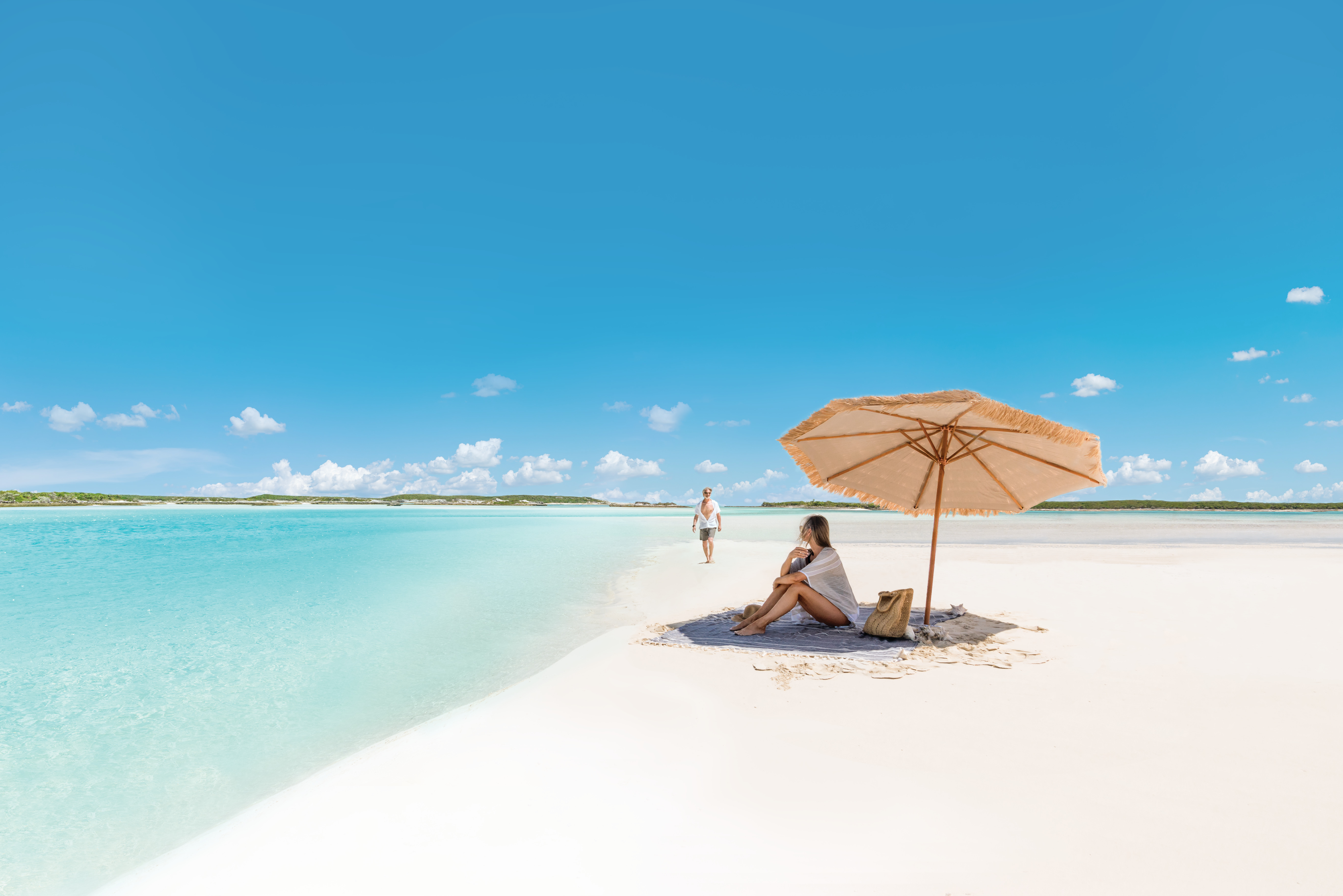 La cadena de islas Exuma se divide en tres áreas principales: Great Exuma, Little Exuma y los cayos de Exuma.