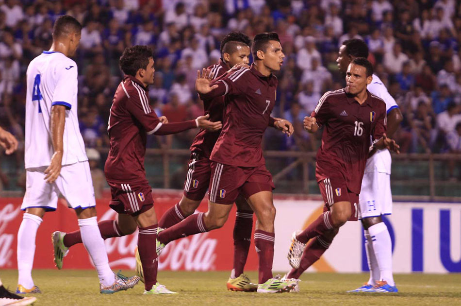 Honduras cayó ante Venezuela en el debut de Jorge Luis Pinto