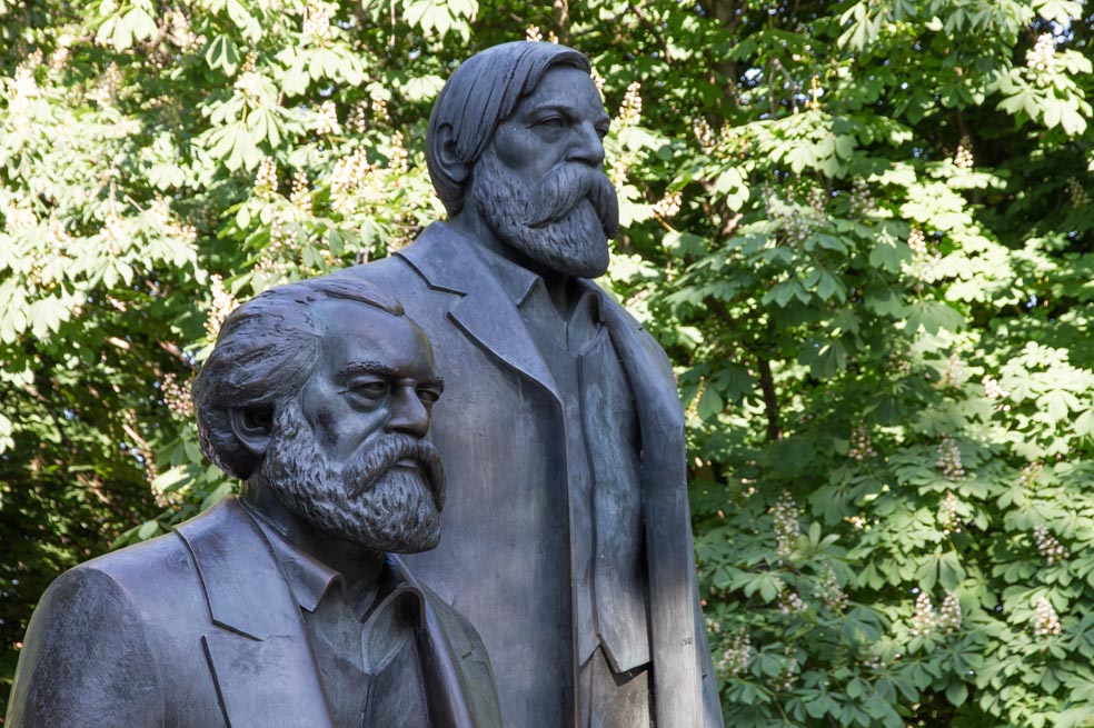 Capitalismo o socialismo, ¿’tertium non datur’?