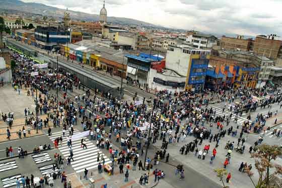 Centro de Bogotá: agobiado por la inseguridad e invasión del espacio público