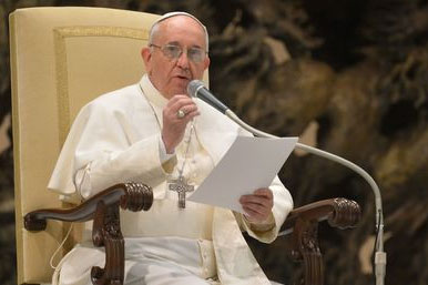 Papa Francisco dice que la división cristiana es «un escándalo» frente a violencia