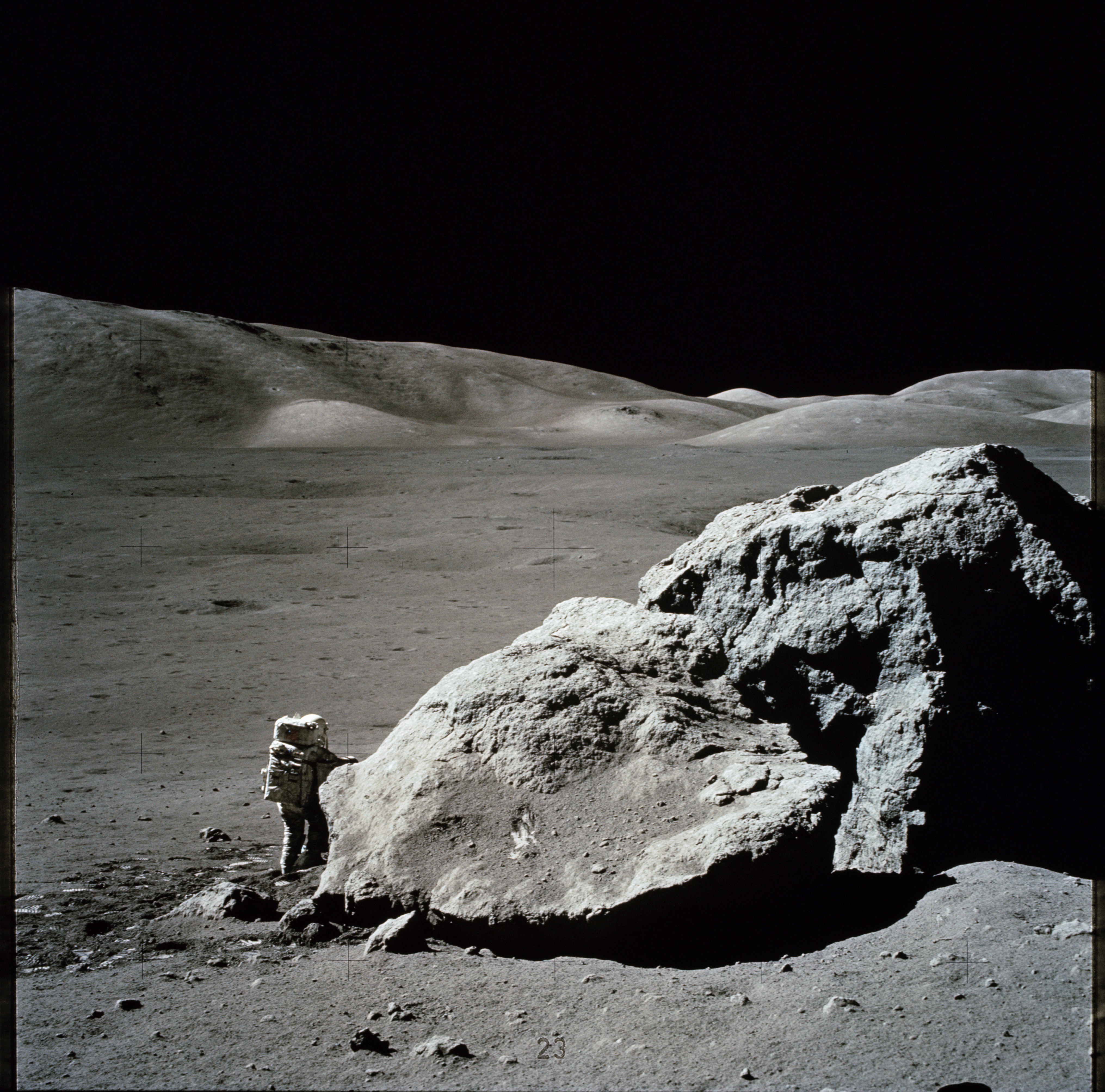 La NASA guardó por 50 años algunas muestras de la Luna. Ahora las están estudiando