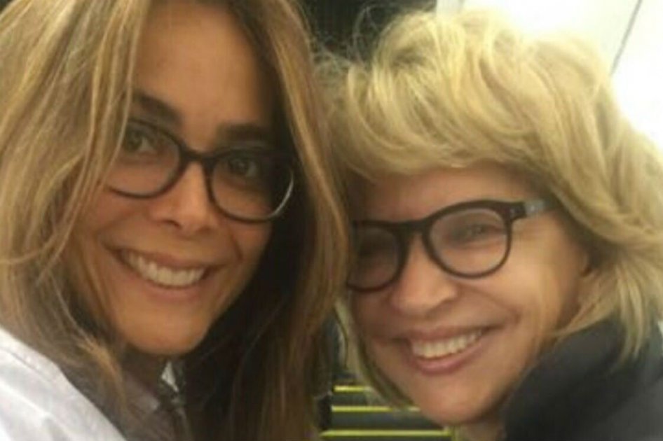 La exministra Cecilia Álvarez, también a través de Twitter, divulgó una imagen con su pareja y dijo “Muy triste soñar con la muerte de otro porque no aceptamos su forma de vida. #yo amo a Gina”. /Twitter @CeciAlvarezC
