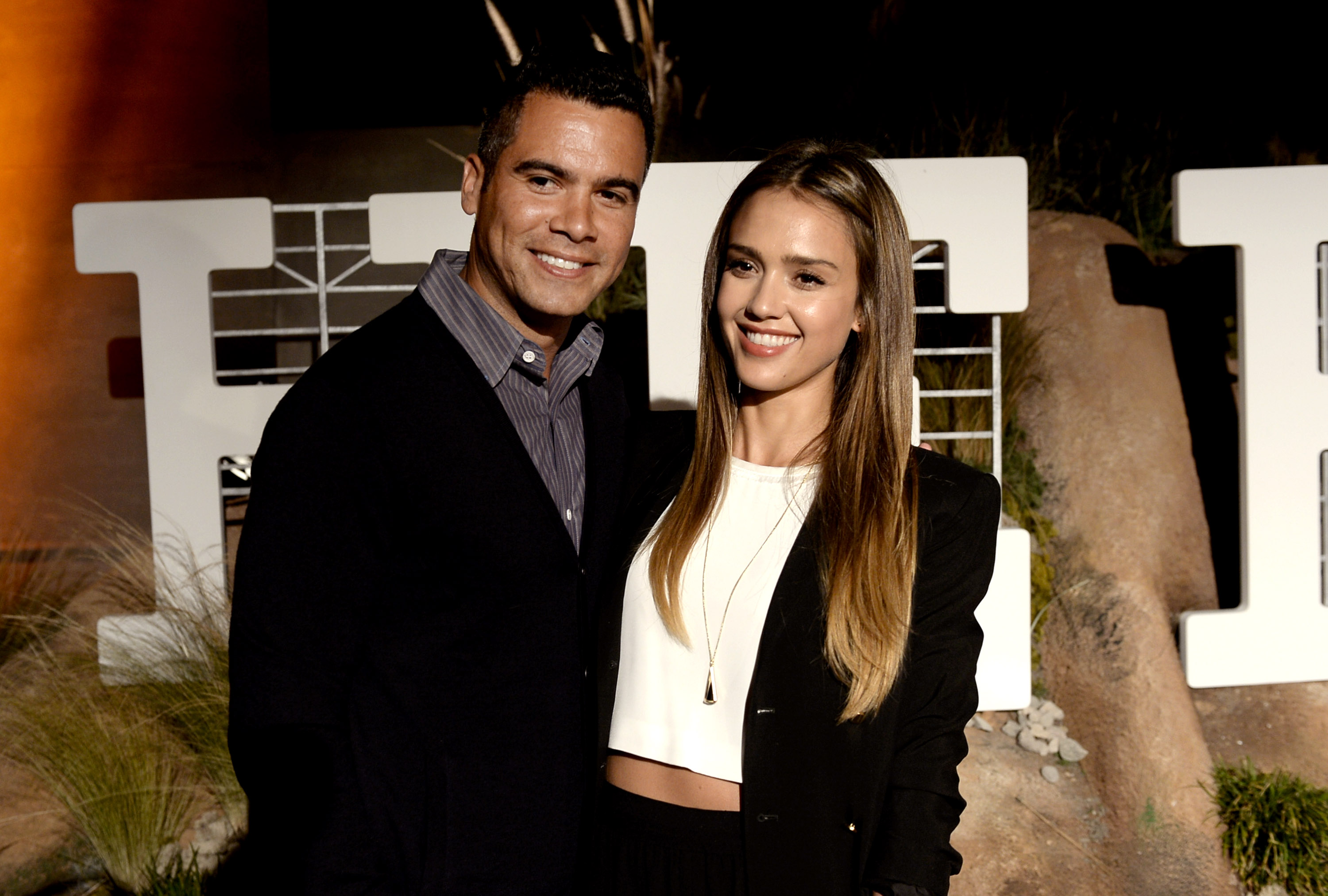 Jessica Alba y Cash Warren se divorcian después de 16 años de matrimonio