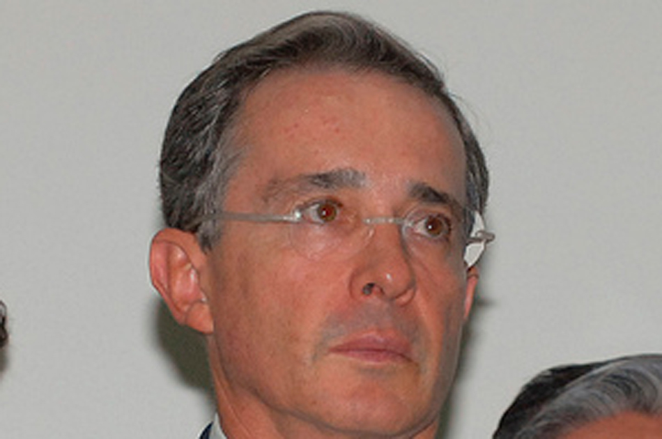 Uribe asegura que sus preocupaciones son de país y no por asuntos de «cosmética»