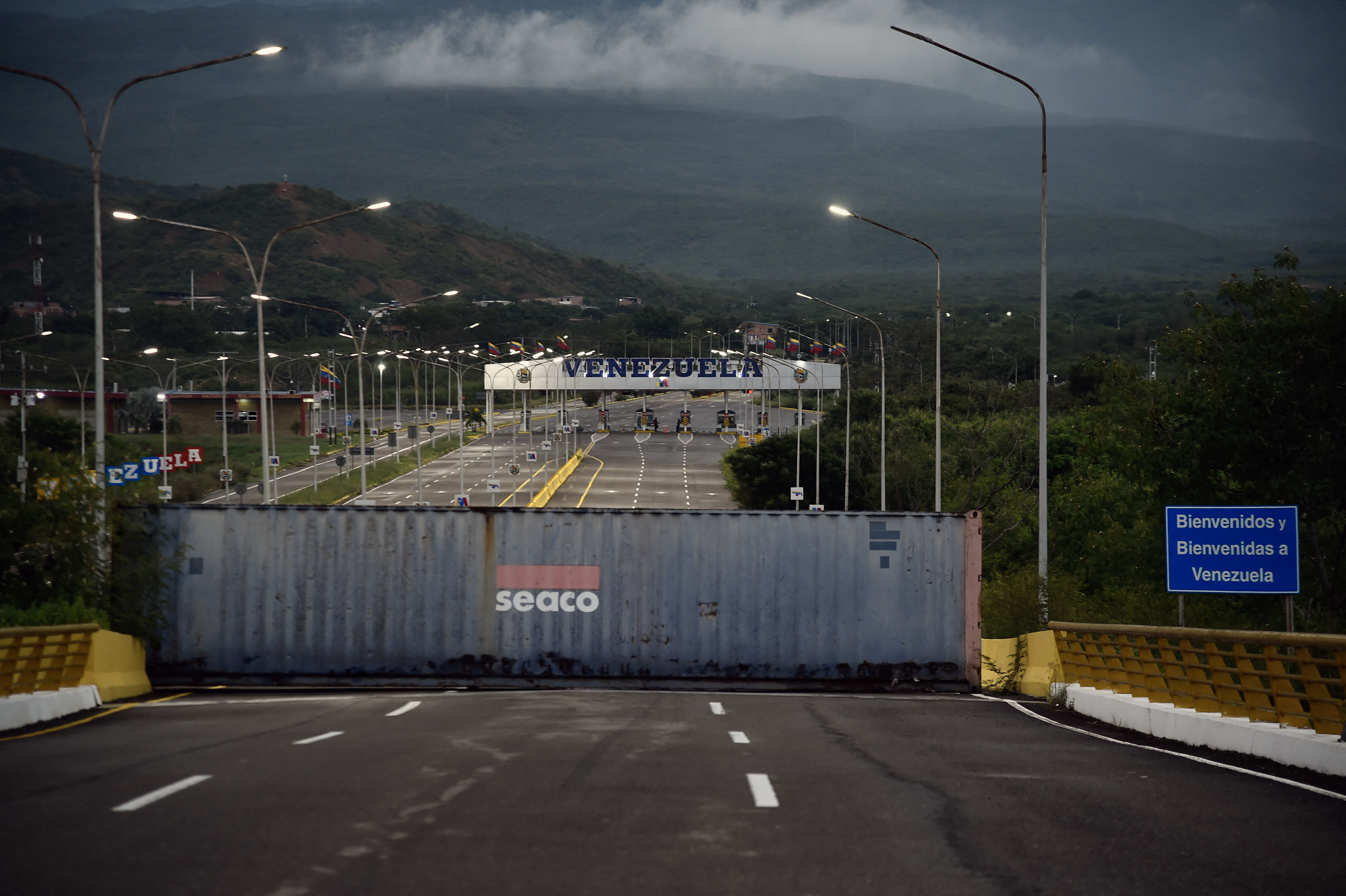 El puente internacional Atanasio Girardot permanece cerrado por orden del presidente de Venezuela, Nicolás Maduro, en Cúcuta, Colombia, el 10 de enero de 2025.
