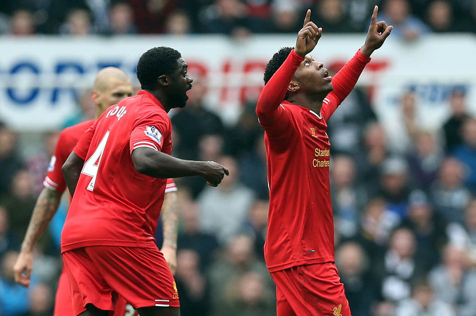 Liverpool empató y es líder provisional en Inglaterra