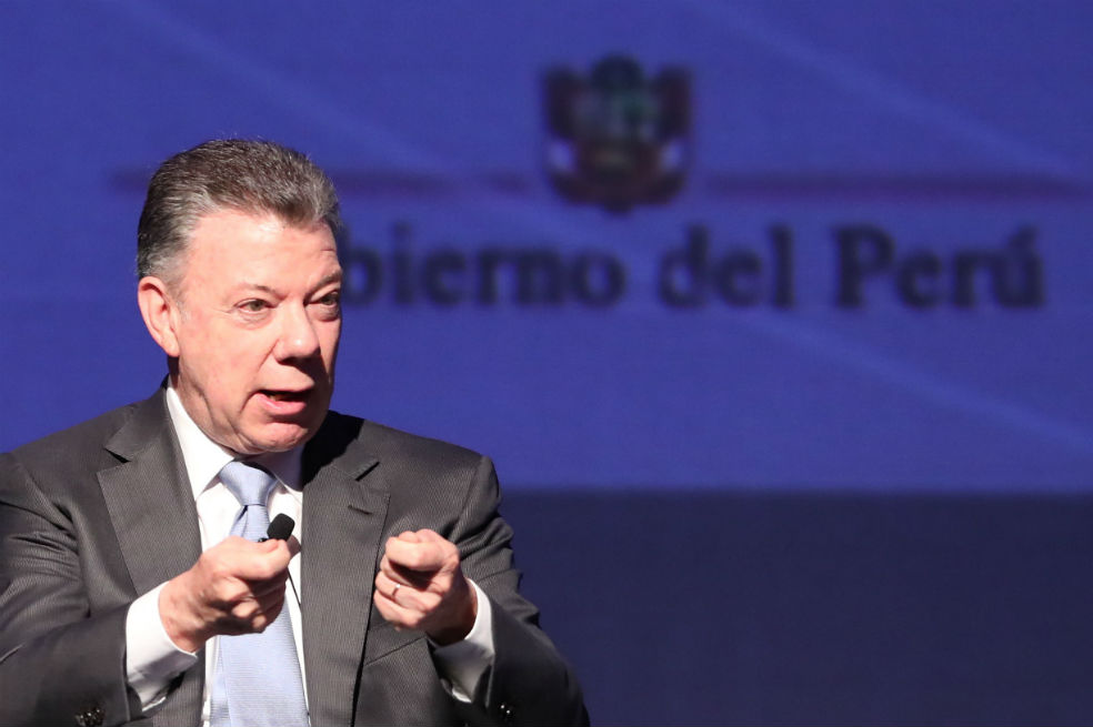 Del aislamiento a la diversificación: la política regional de Santos