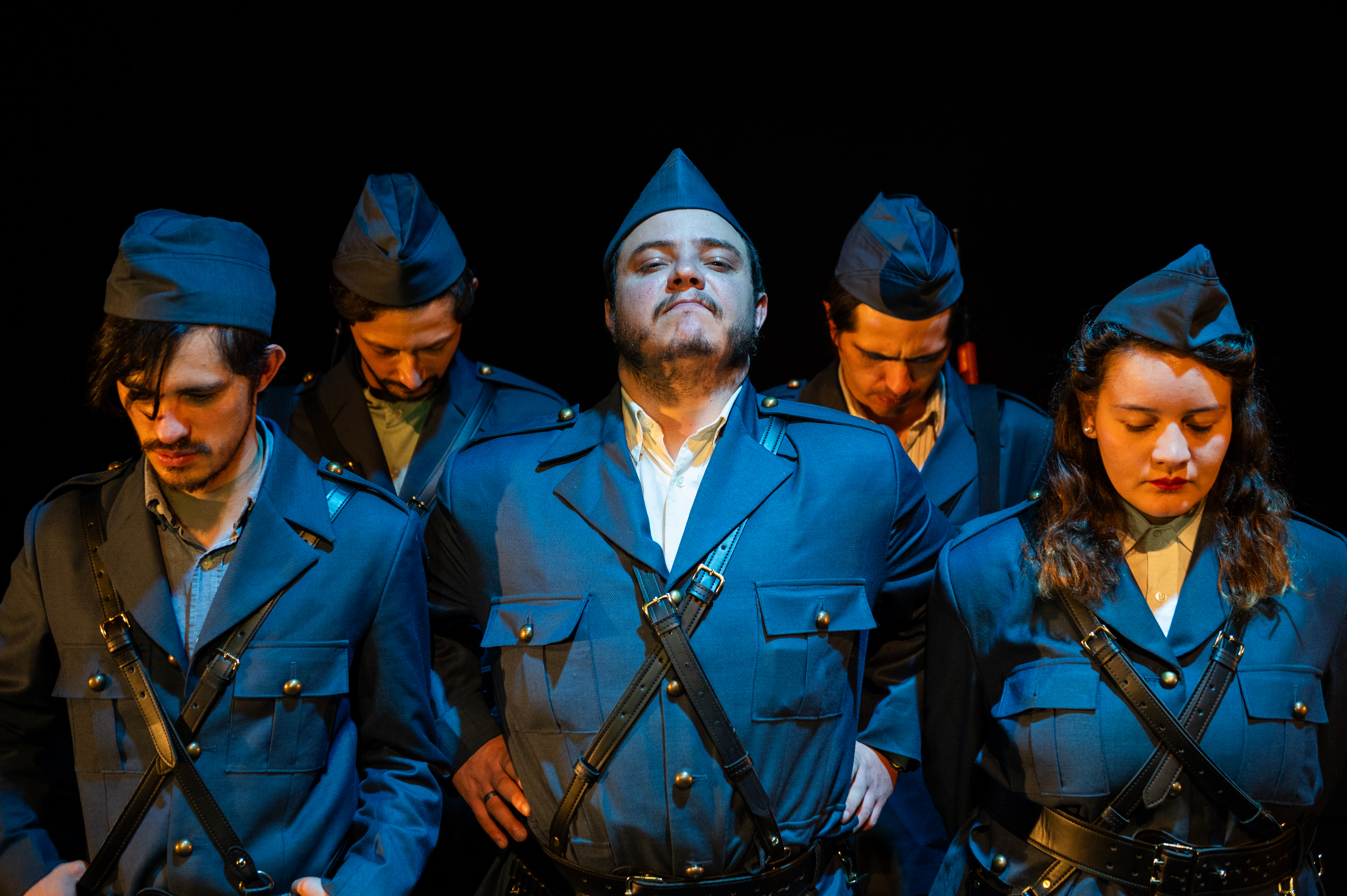 Funciones: viernes a las 8:00 p.m. y sábados a las 5:00 y 8:00 p.m.