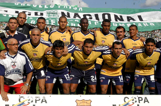 FUTBOL, FINAL NACIONAL - JUNIOR.
MEDELLIN - COLOMBIA
DICIEMBRE 19 DE 2004
EDGAR DOMINGUEZ
DIGITAL