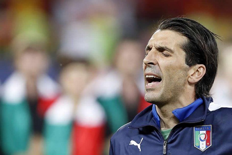 Buffon lidera la lista de los 30 convocados por Prandelli en Italia