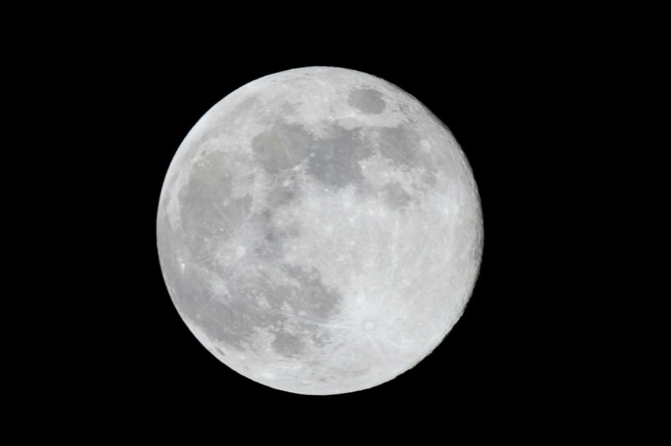 No hay rastro de agua en la Luna, según programa espacial chino