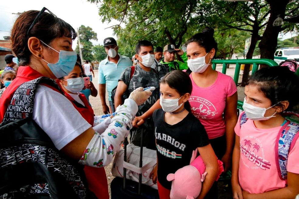 En zonas fronterizas colombianas hay más barreras para que niñas migrantes estudien