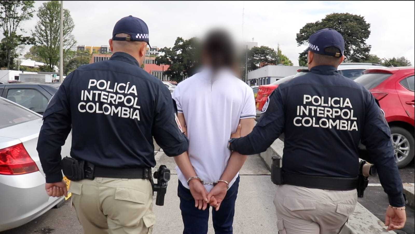 Capturan hombre con circular roja de Interpol que habría raptado a menor de edad