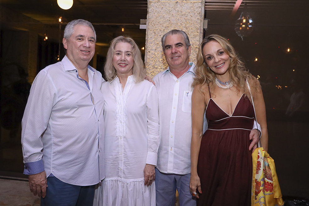 Arturo Cepeda,Alicia Piñeres, Roberto Gedeon y Carolina Arocha Restaurante Marea Cartagena
