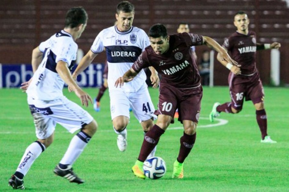 Lanús derrota Gimnasia y alcanza a River en la punta del torneo argentino