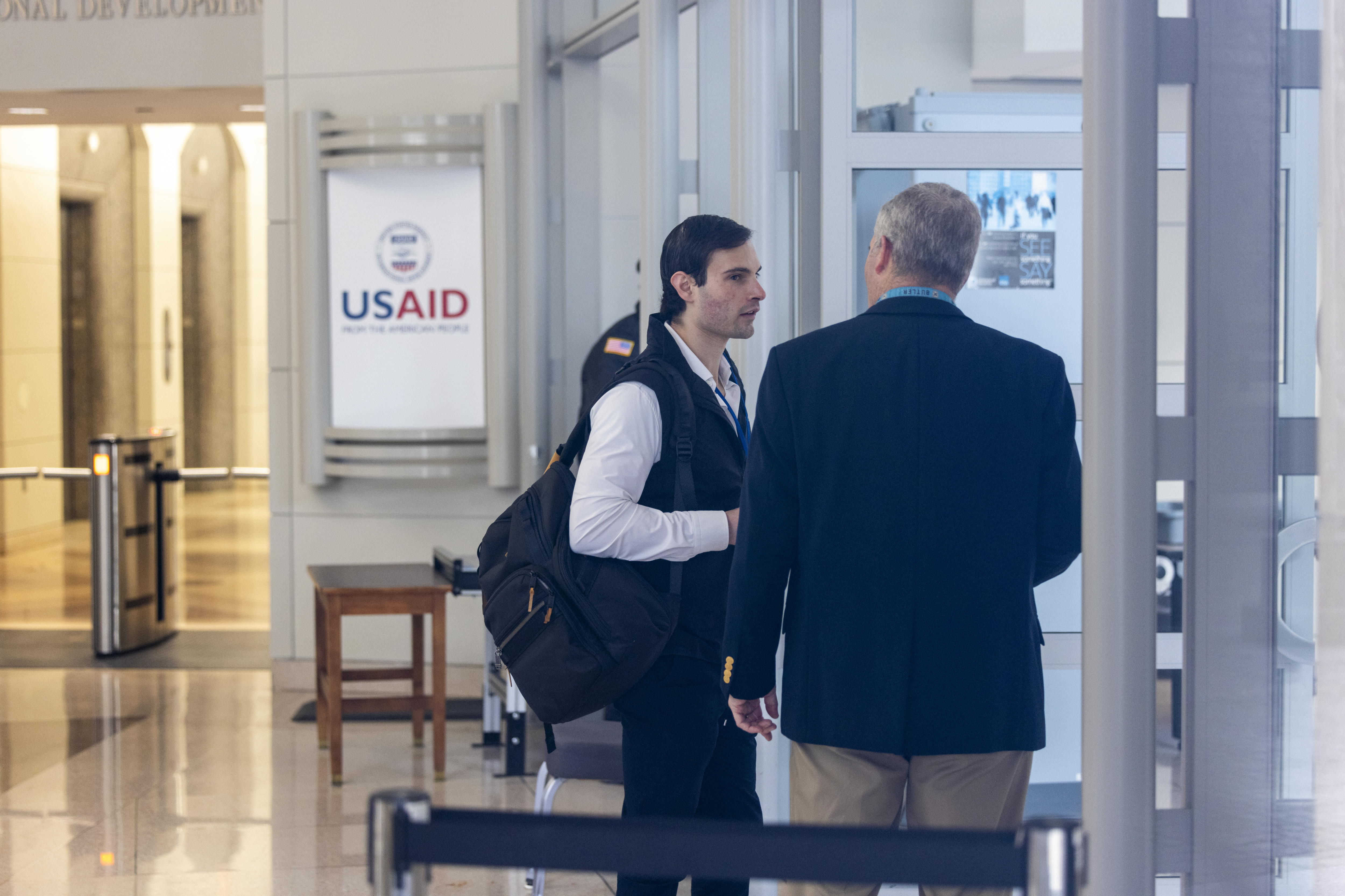 Usaid pone en licencia a su personal en el mundo, que equivale a 2/3 de su planta