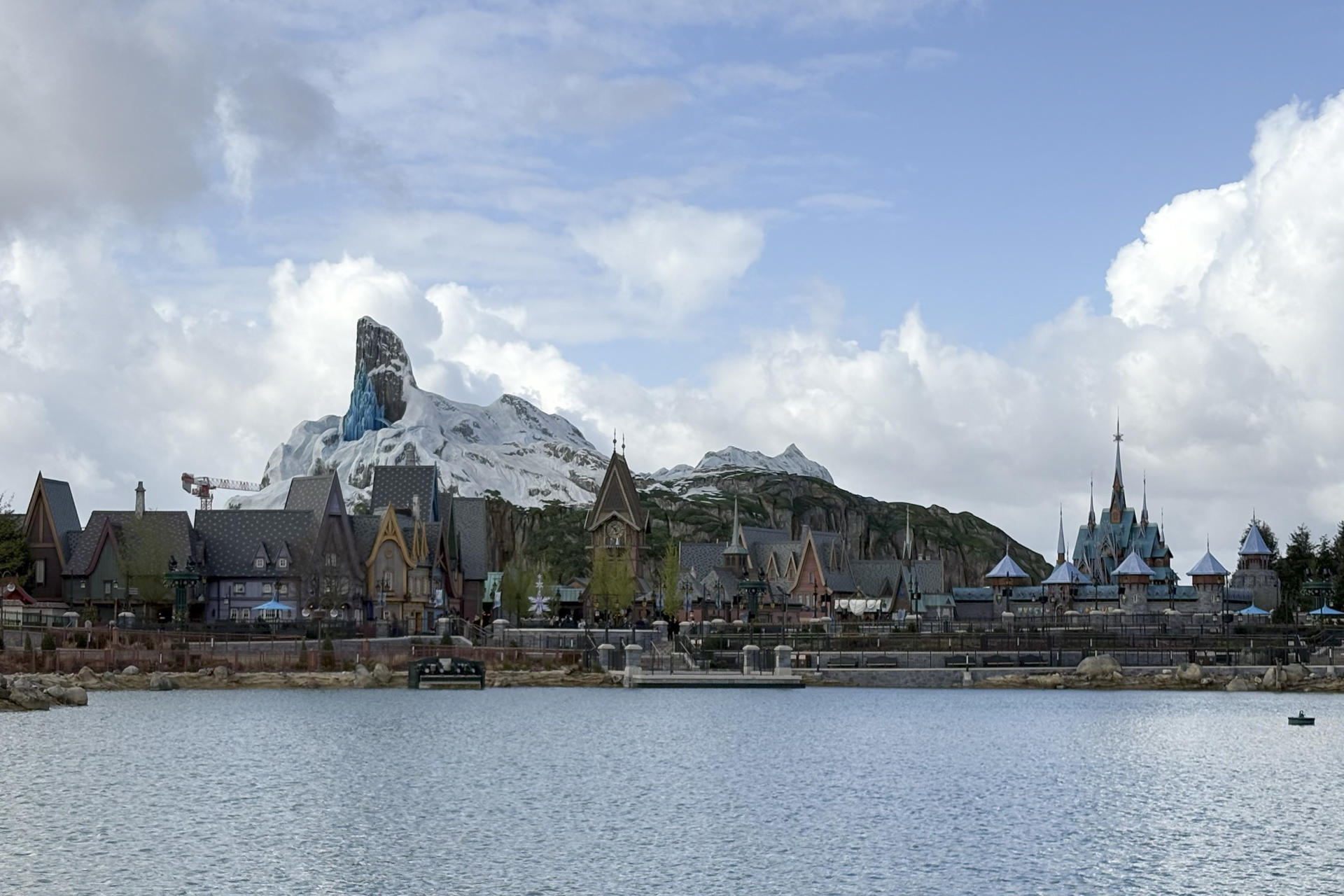 Disneyland París estrena Disney Adventure World con el mágico mundo de Frozen