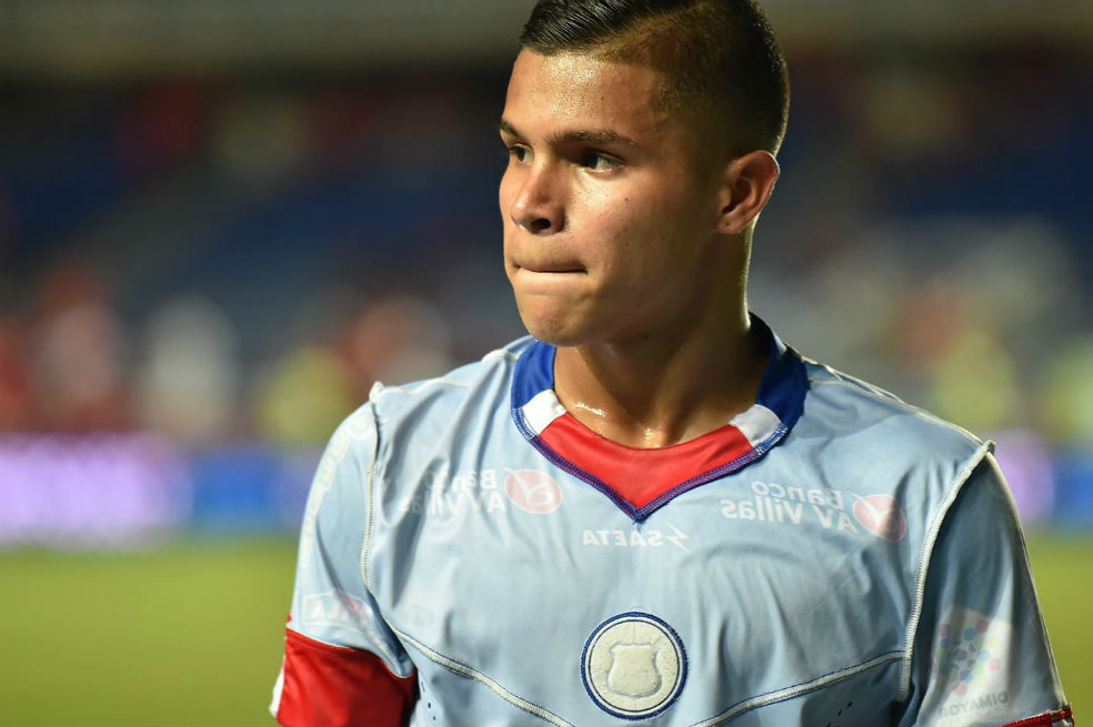 ¡El Cucho Hernández hace realidad su sueño europeo a sus 18 años!