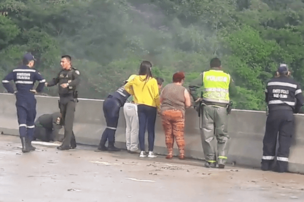 Tragedia en Ibagué: Mujer se lanzó del puente La Variante con su hijo de 10 años en brazos