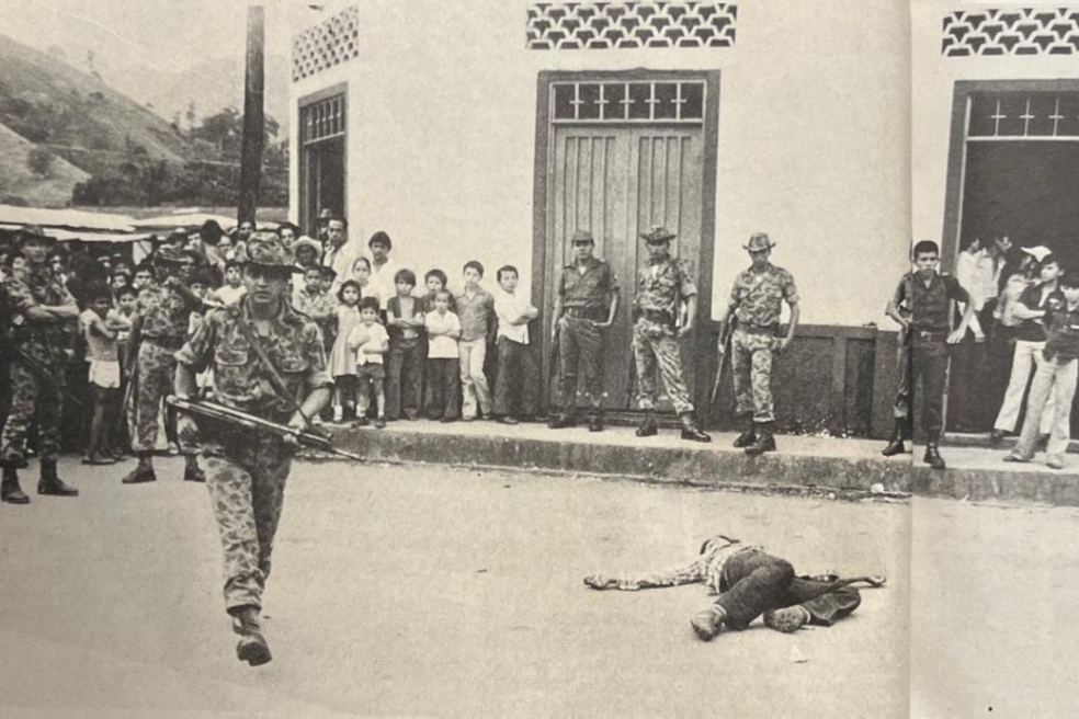 En 1983, Jorge Torres Navas ganó el Premio Planeta por una fotografía de un asesinato captada en El Doncello (Caquetá), mientras trabajaba con la periodista Ligia Riveros.