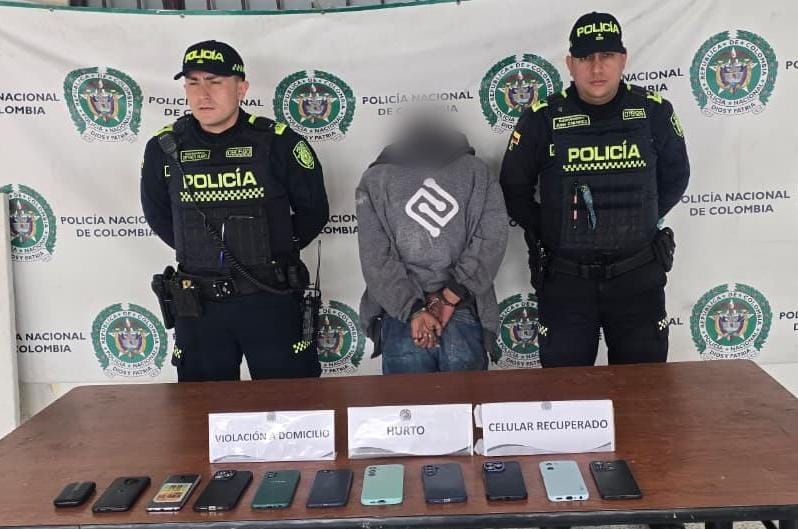 En flagrancia fue capturado delincuente robando celulares en Barrios Unidos
